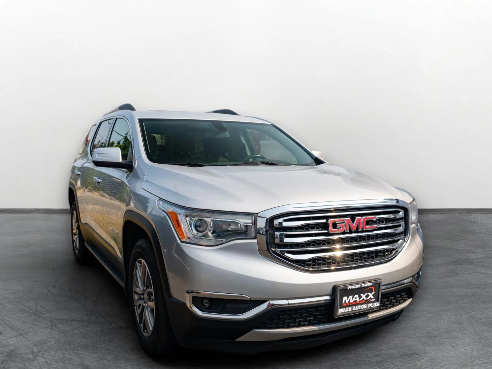 Silver 2019 GMC Acadia SLE for sale in Puyallup, WA