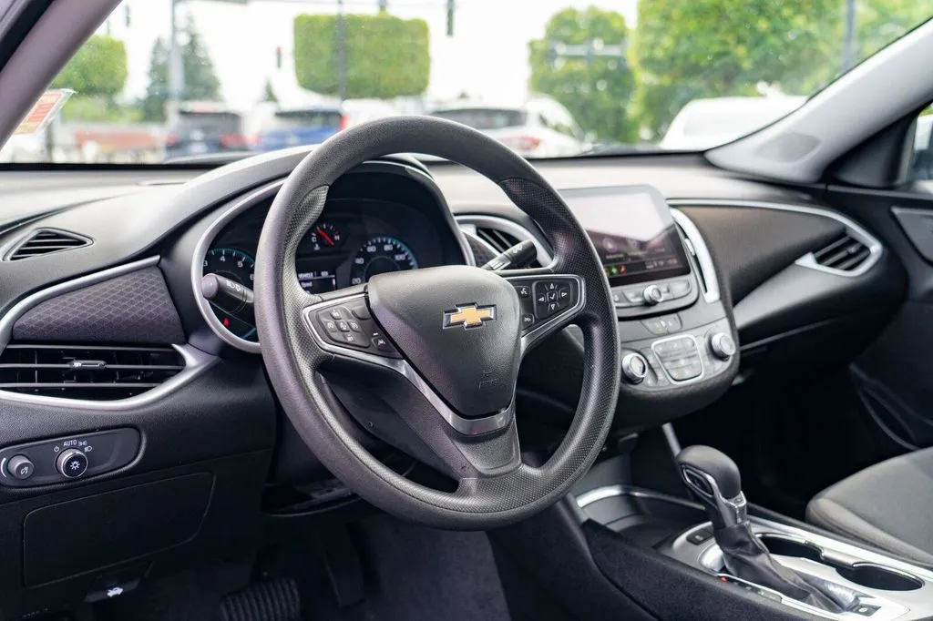 Chevrolet Malibu photo 12