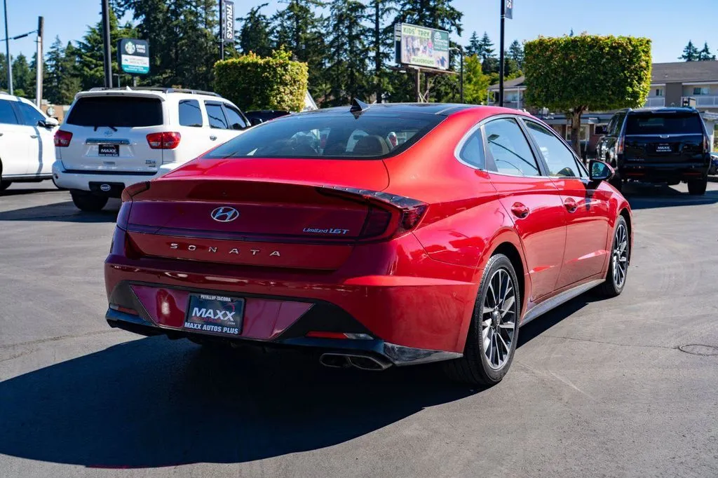 Hyundai Sonata photo 9