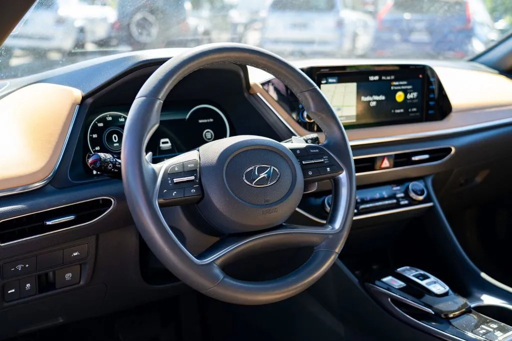 Hyundai Sonata photo 13