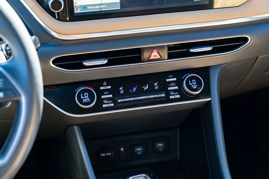 Hyundai Sonata photo 17