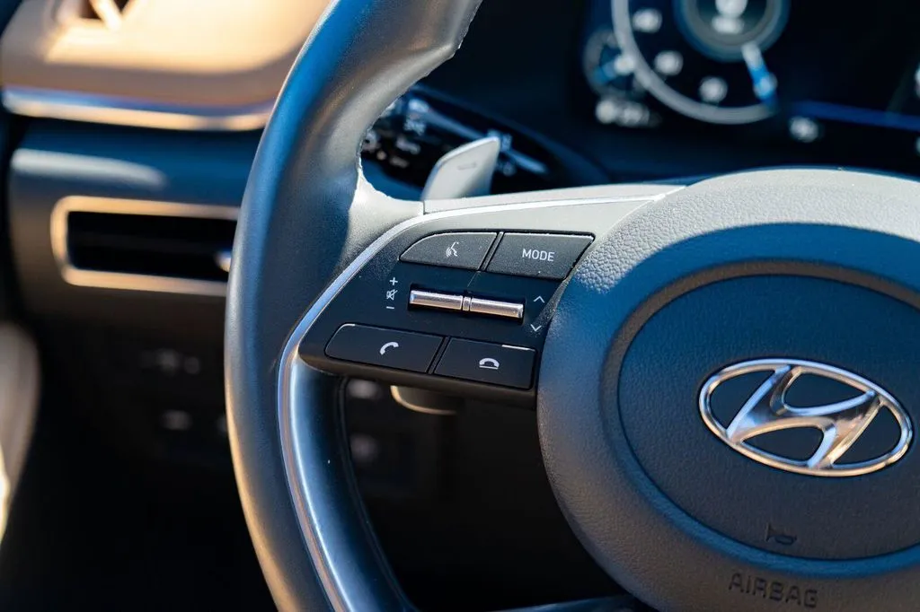 Hyundai Sonata photo 20