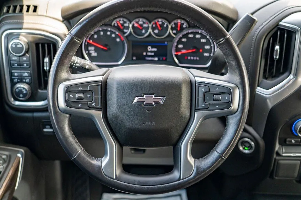 Chevrolet Silverado photo 20