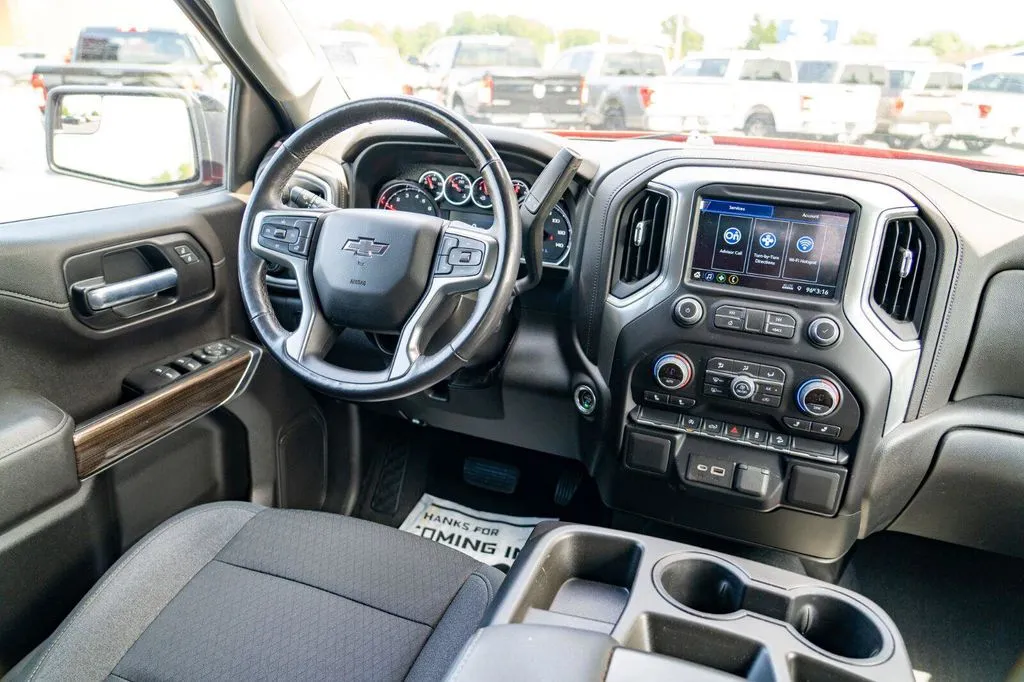 Chevrolet Silverado photo 26