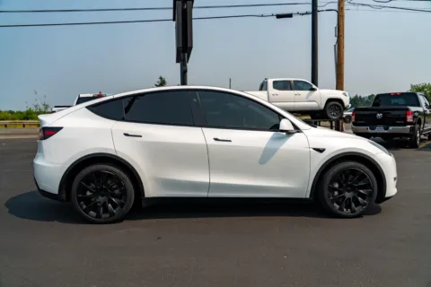 More photos of 2023 Tesla Model Y Long Range at Maxx Autos Plus Puyallup, WA