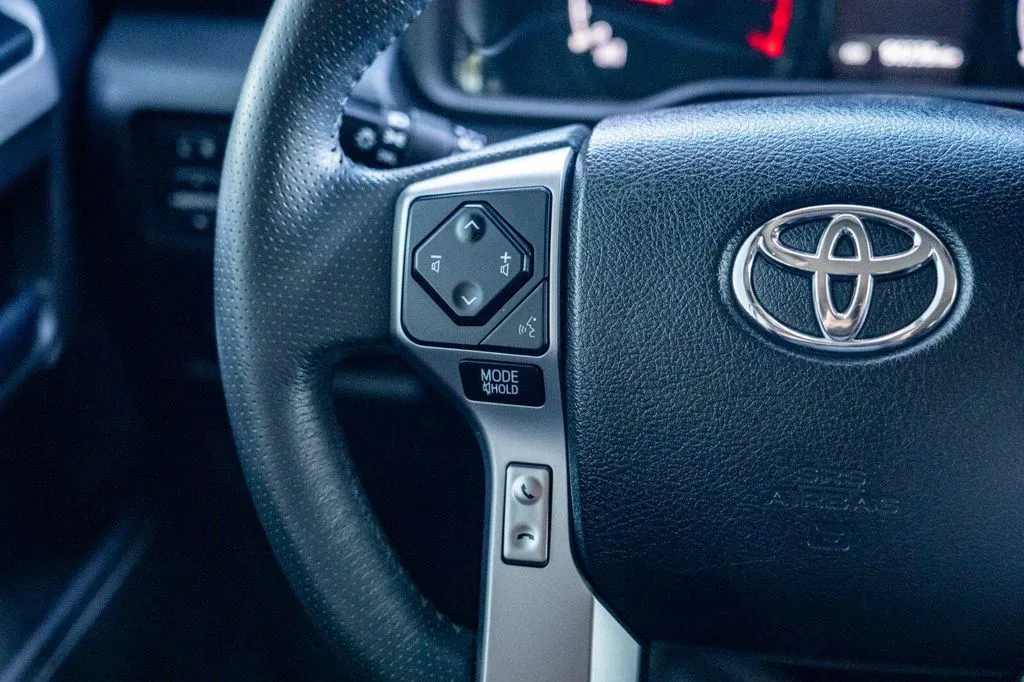 Toyota 4Runner photo 18