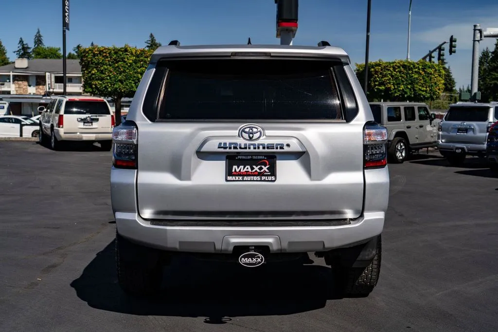 Toyota 4Runner photo 9