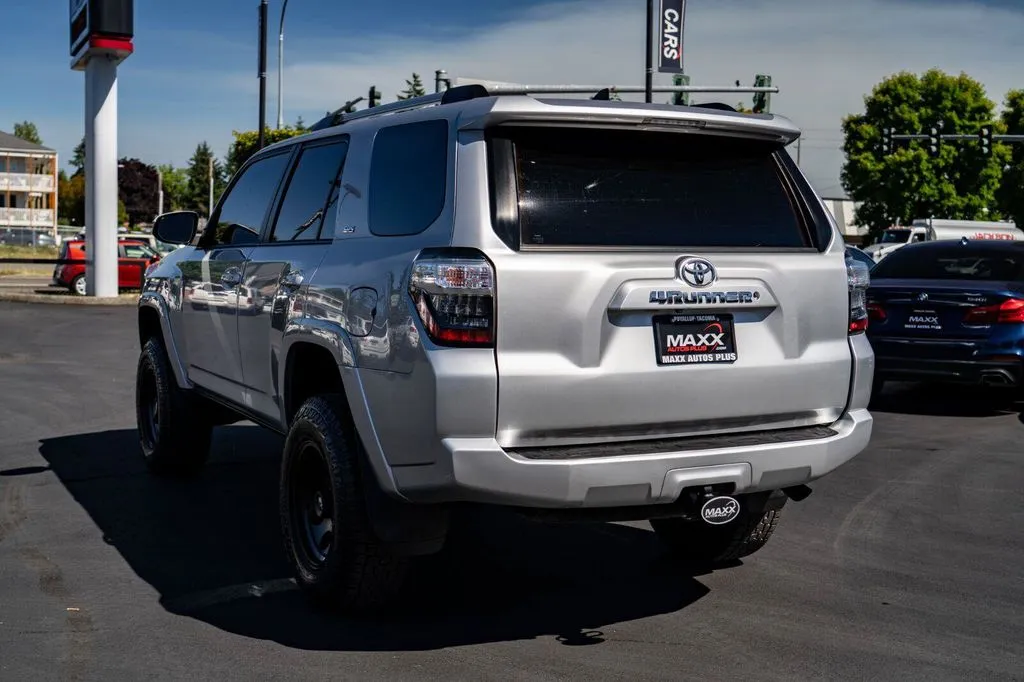 Toyota 4Runner photo 10