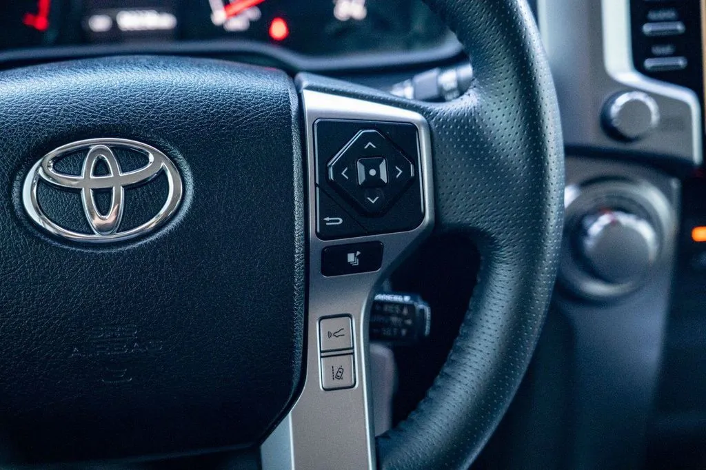 Toyota 4Runner photo 17