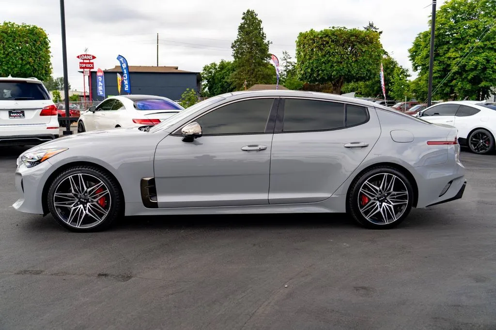 Kia Stinger photo 13