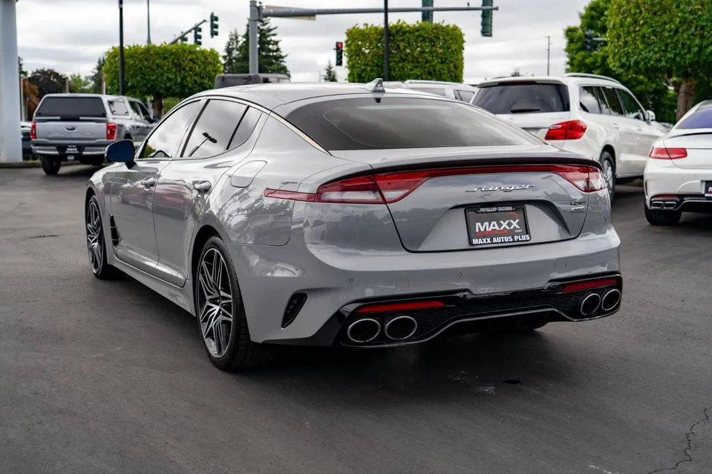 Kia Stinger photo 11