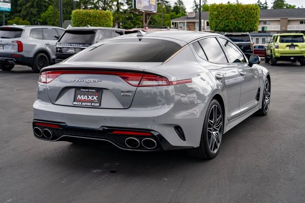 Kia Stinger photo 9
