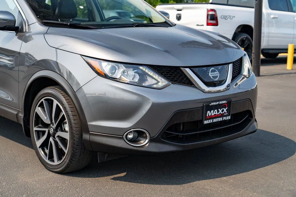 Nissan Rogue Sport photo 6