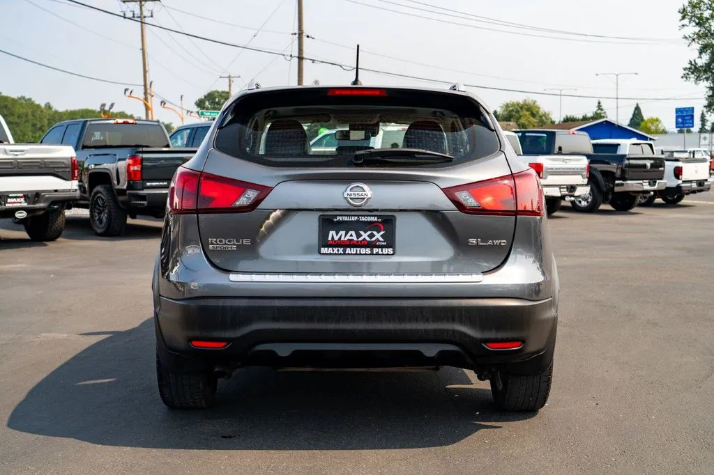 Nissan Rogue Sport photo 10
