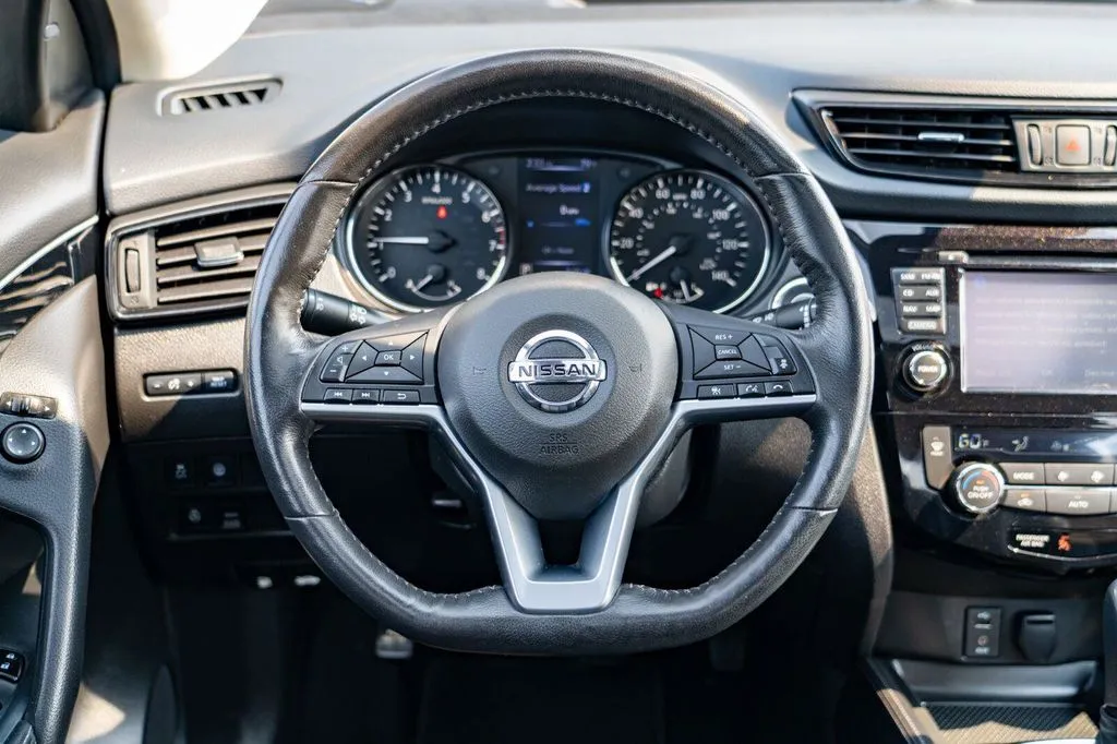 Nissan Rogue Sport photo 17