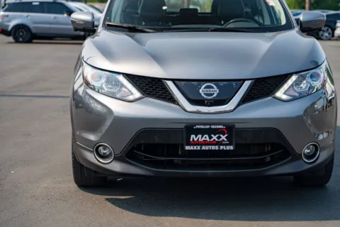 More photos of 2018 Nissan Rogue Sport SL at Maxx Autos Plus Puyallup, WA