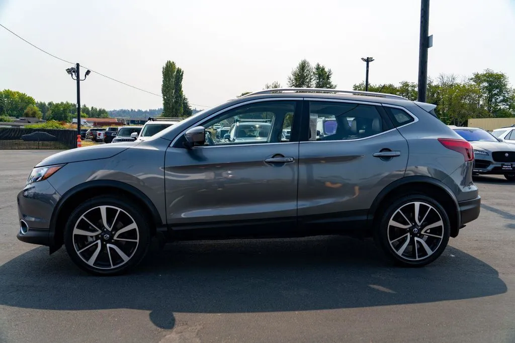 Nissan Rogue Sport photo 12