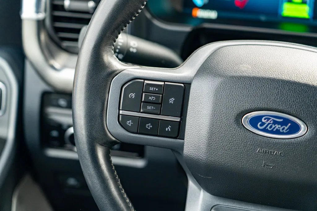 Ford F-250SD photo 22