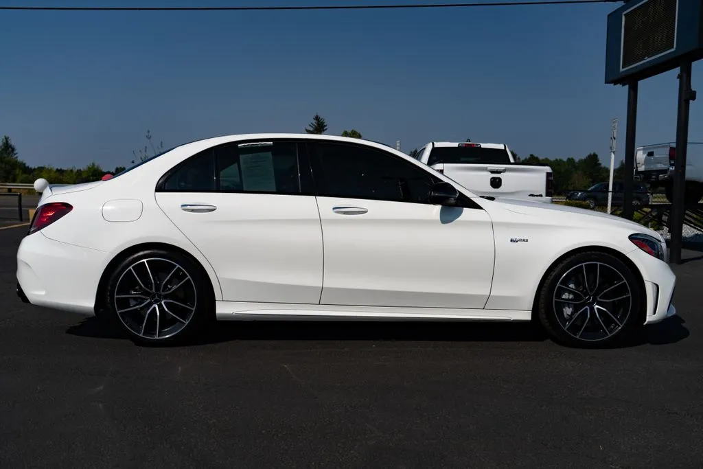 Mercedes-Benz C-Class photo 9