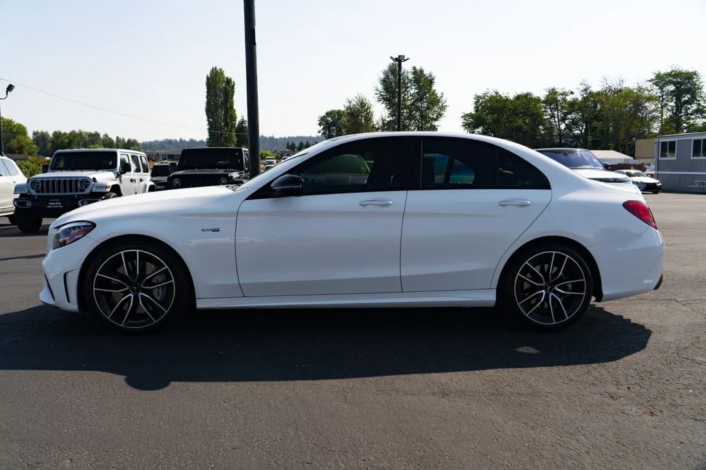 Mercedes-Benz C-Class photo 13