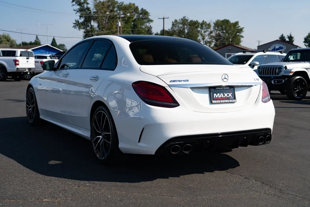 Mercedes-Benz C-Class photo 12