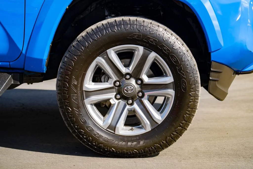 Toyota Tacoma photo 7