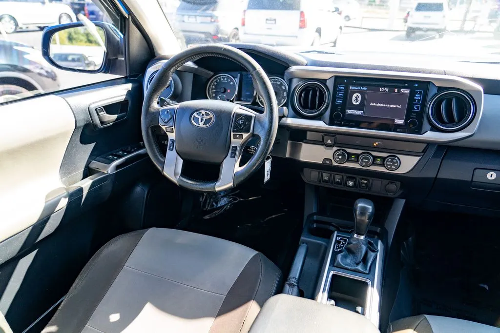 Toyota Tacoma photo 21