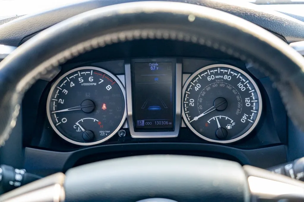 Toyota Tacoma photo 17