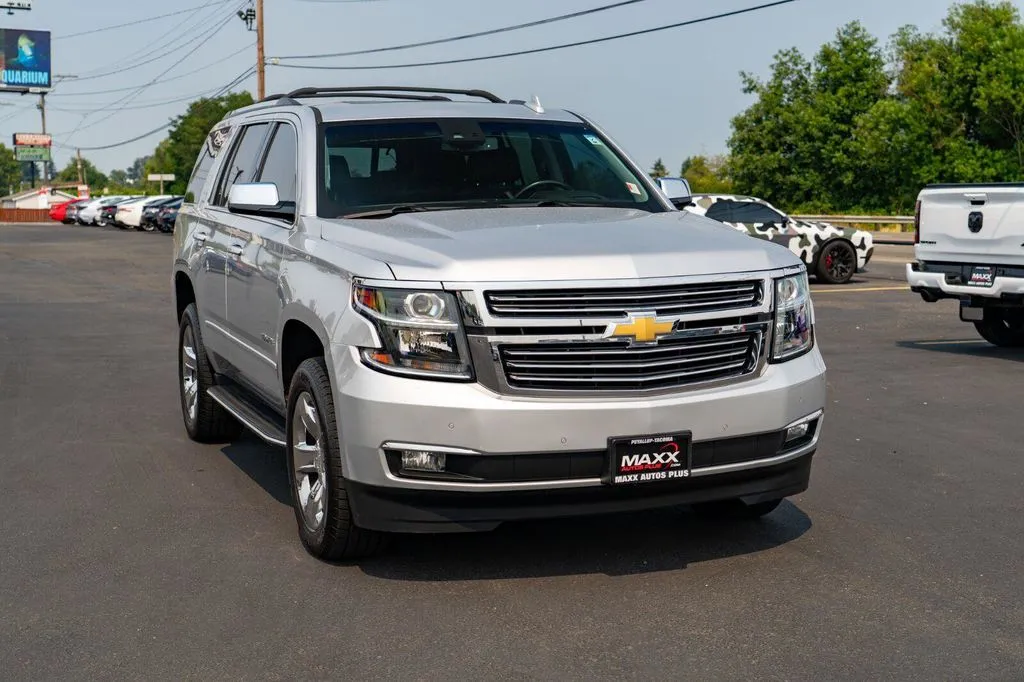 Chevrolet Tahoe photo 2