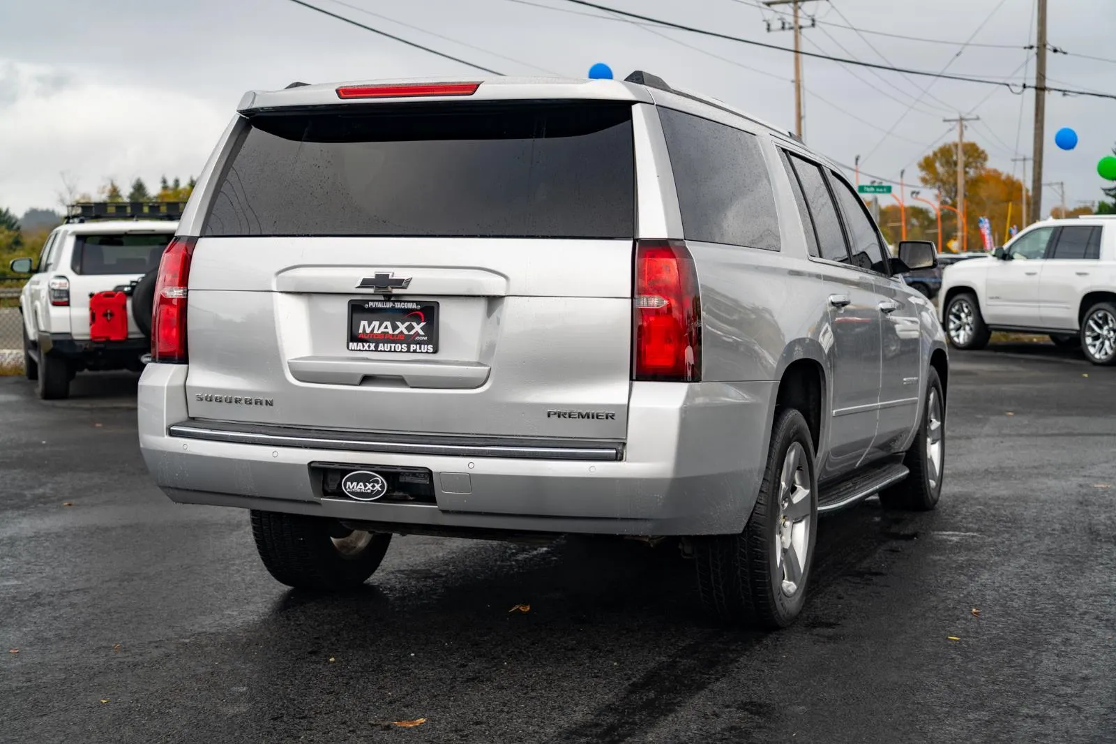 Chevrolet Suburban photo 9