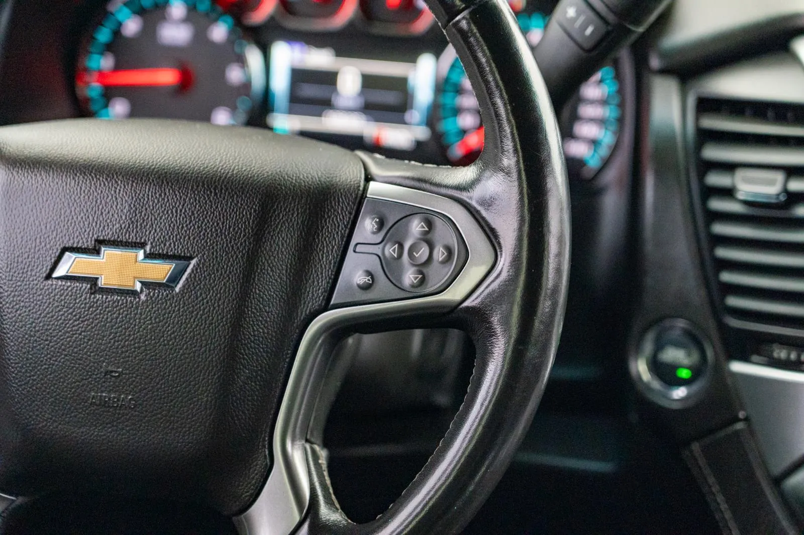 Chevrolet Suburban photo 20