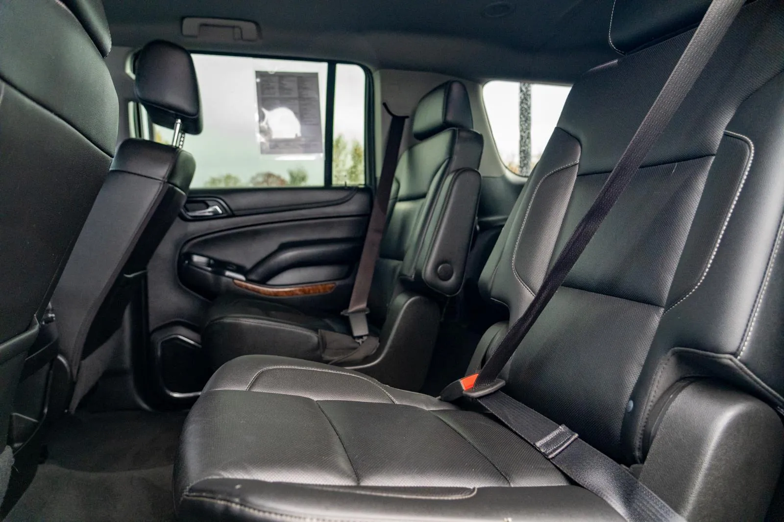 Chevrolet Suburban photo 24