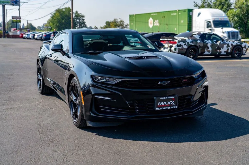 Chevrolet Camaro photo 2