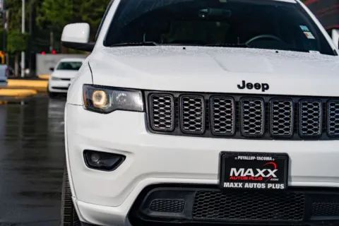 More photos of 2017 Jeep Grand Cherokee Altitude at Maxx Autos Plus Puyallup, WA