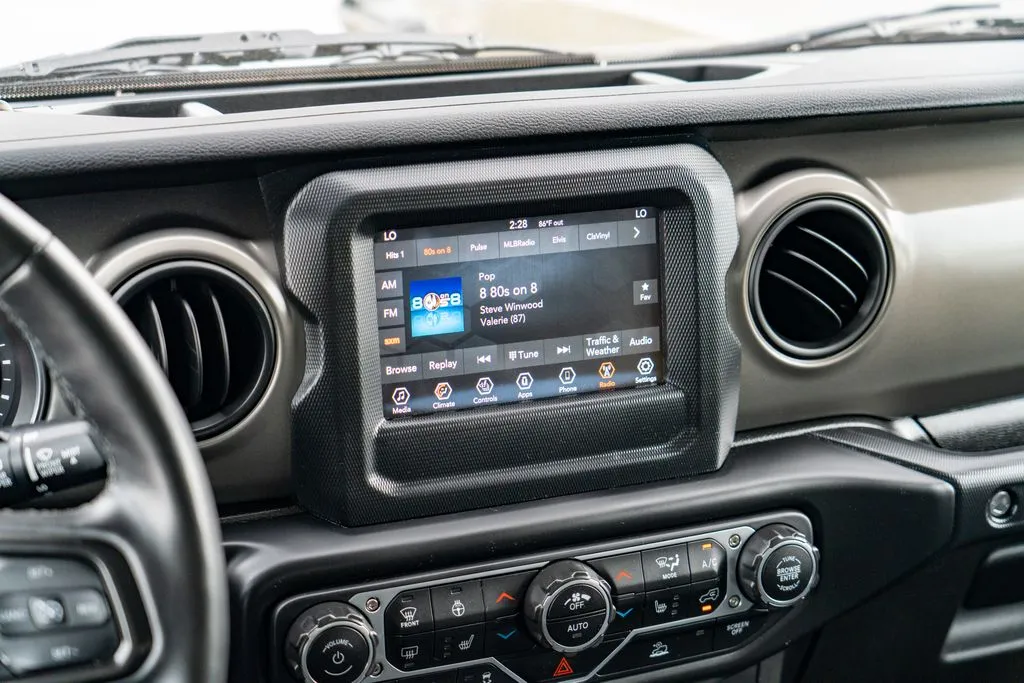 Jeep Wrangler photo 17