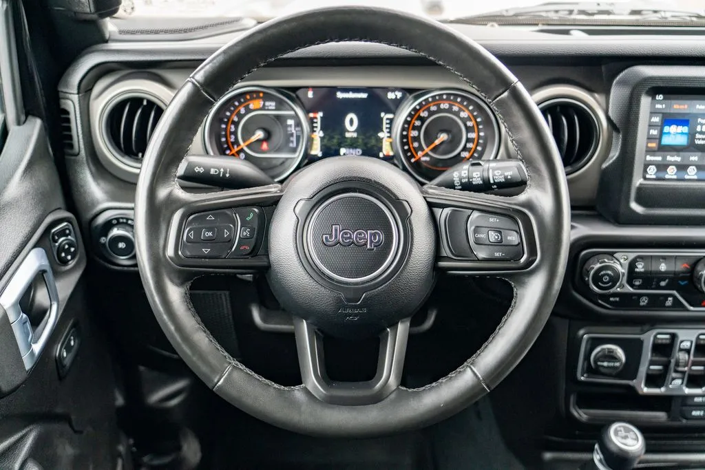 Jeep Wrangler photo 15