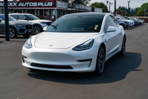 More photos of 2019 Tesla Model 3 Standard Range Plus at Maxx Autos Plus Puyallup, WA