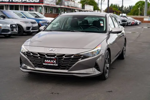 More photos of 2023 Hyundai Elantra Hybrid Limited at Maxx Autos Plus Puyallup, WA