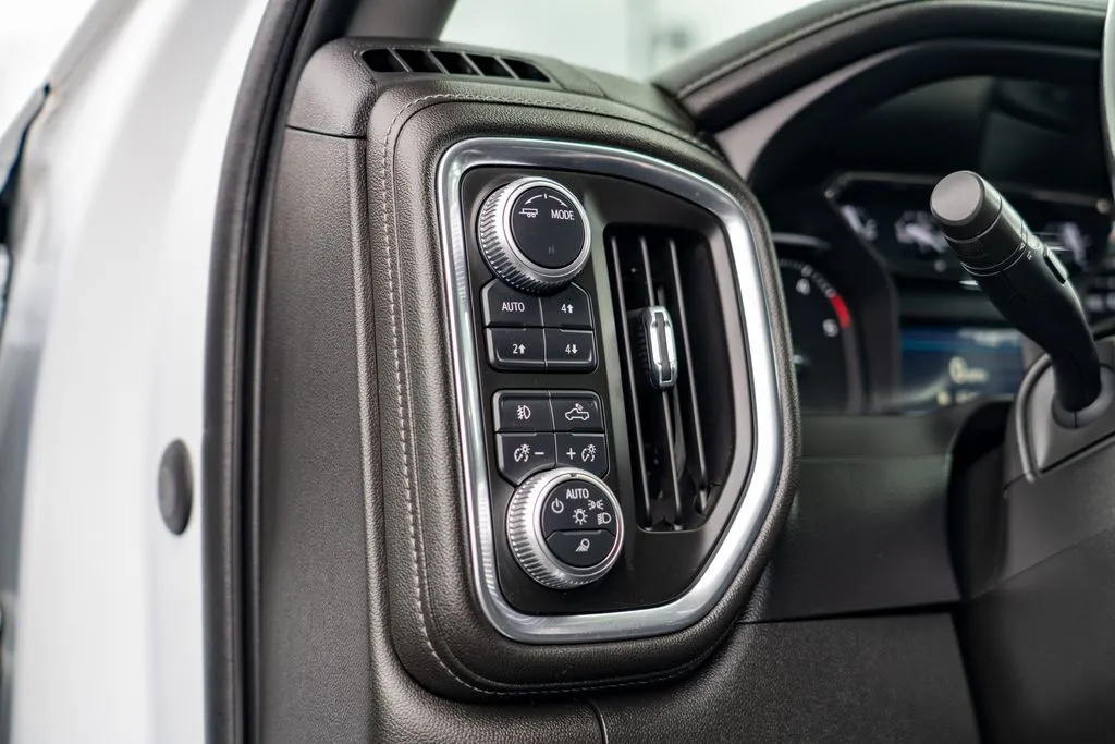 GMC Sierra photo 14