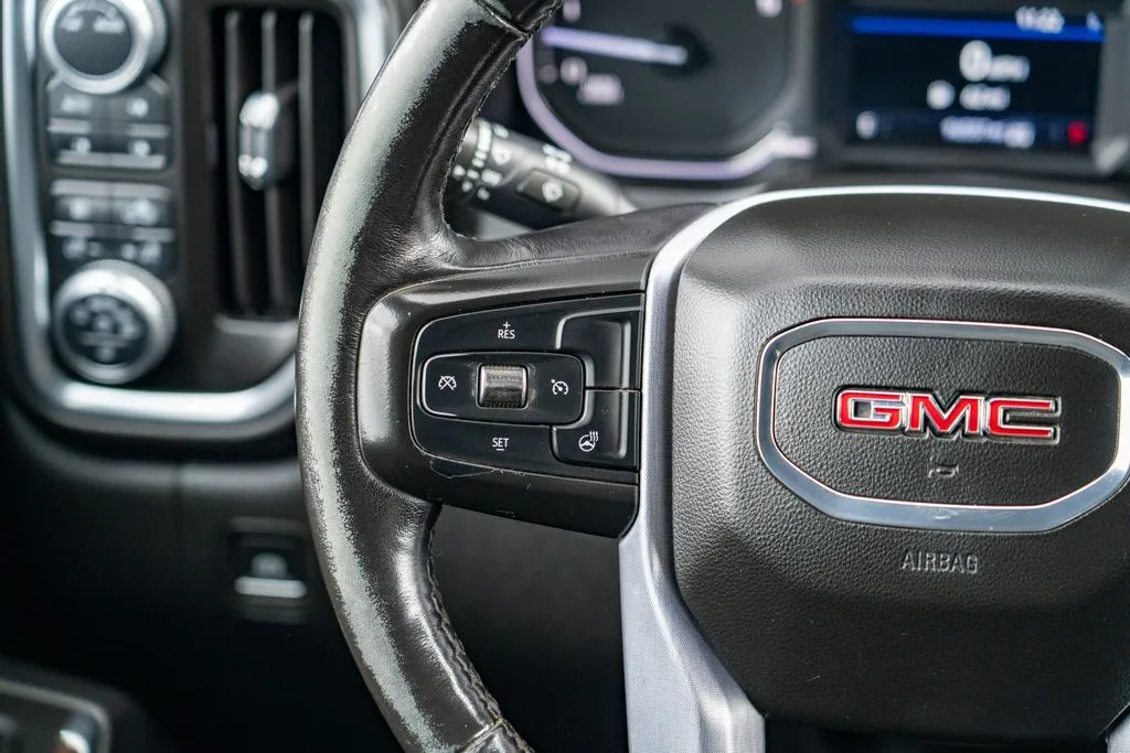GMC Sierra photo 18