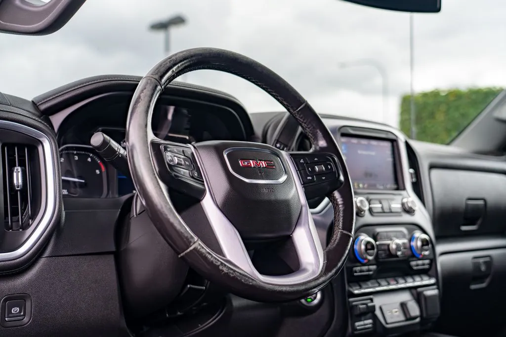 GMC Sierra photo 12