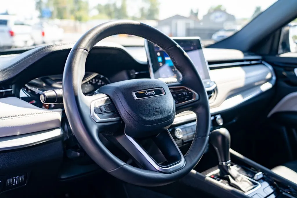 Jeep Compass photo 13
