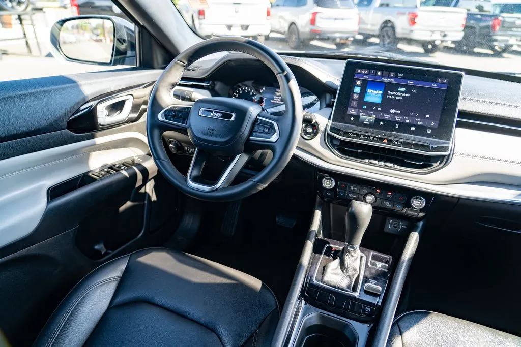 Jeep Compass photo 21