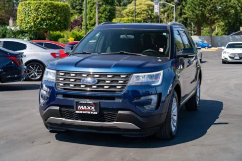 More photos of 2017 Ford Explorer XLT at Maxx Autos Plus Puyallup, WA