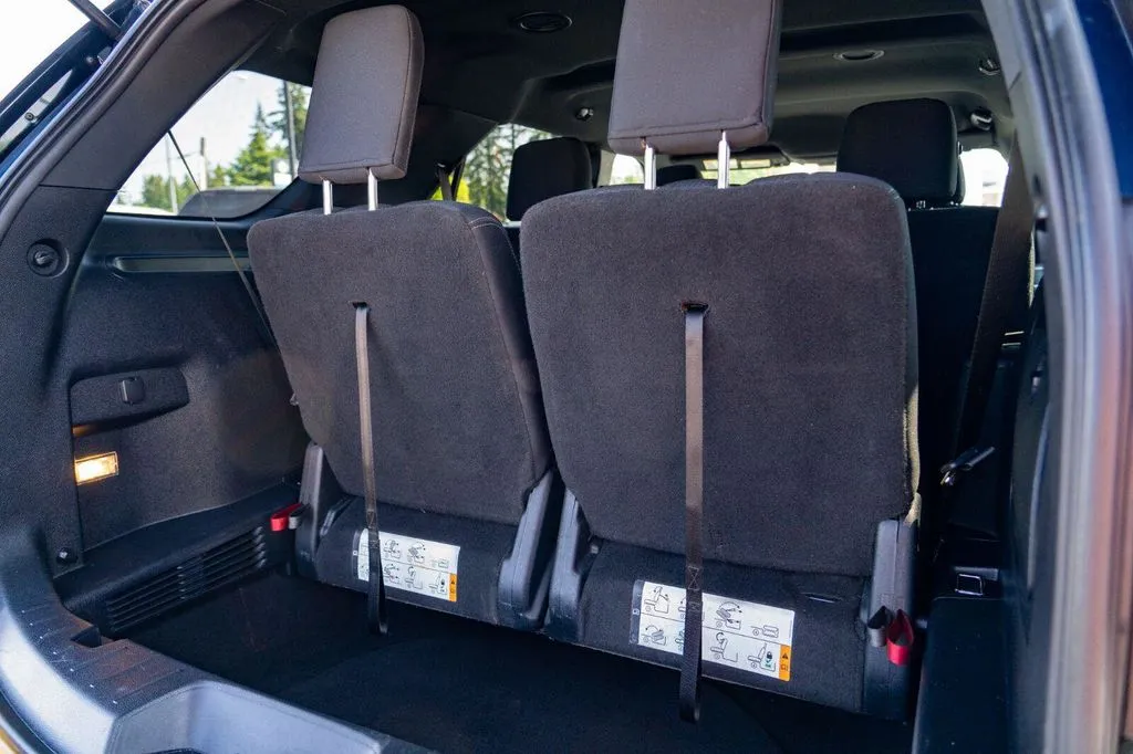 Ford Explorer photo 25