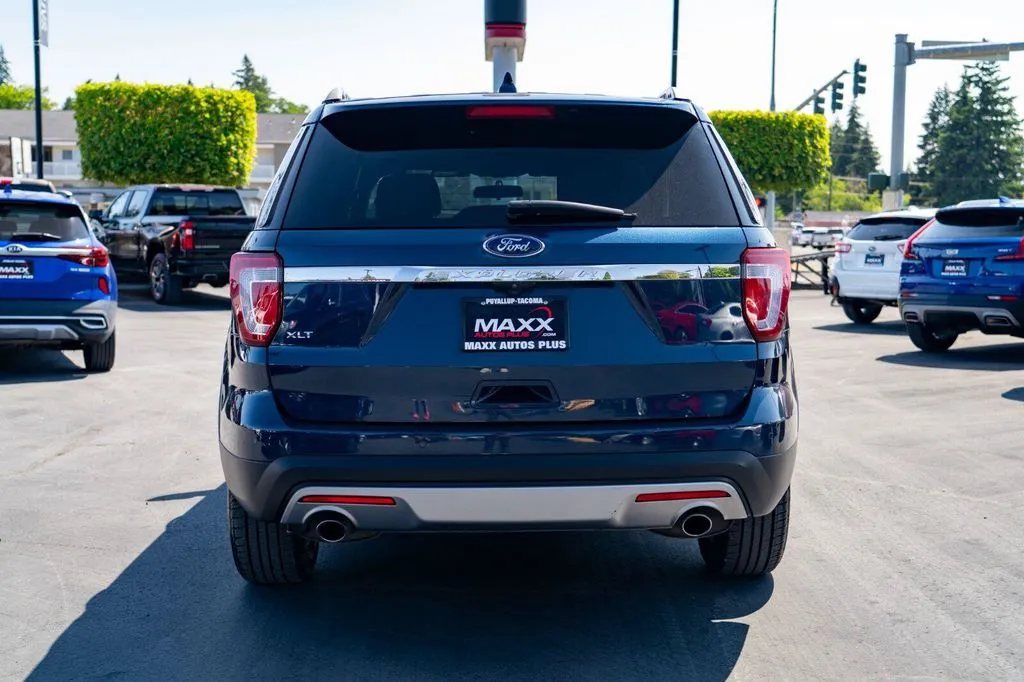 Ford Explorer photo 10