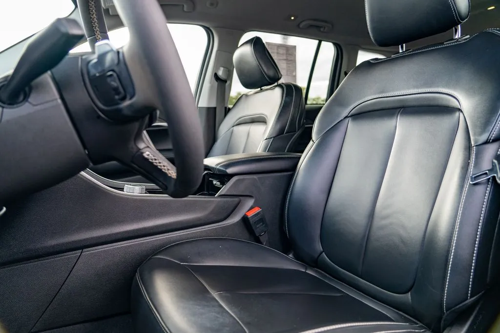 Jeep Grand Cherokee photo 14