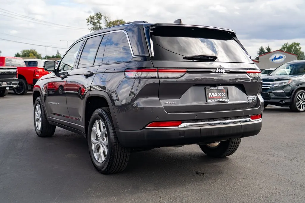 Jeep Grand Cherokee photo 11