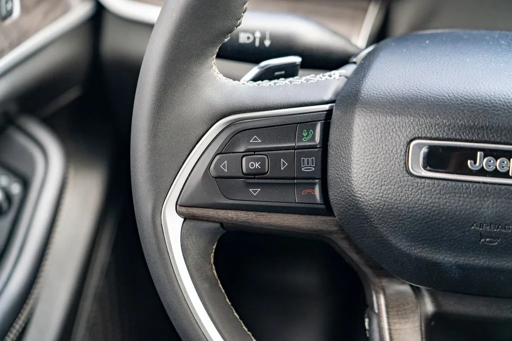 Jeep Grand Cherokee photo 17
