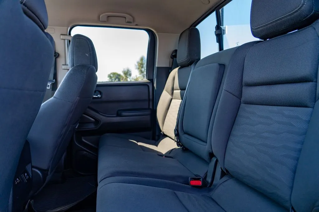 Nissan Frontier photo 15